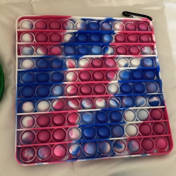 Pop it’s - Picture 3 of 5